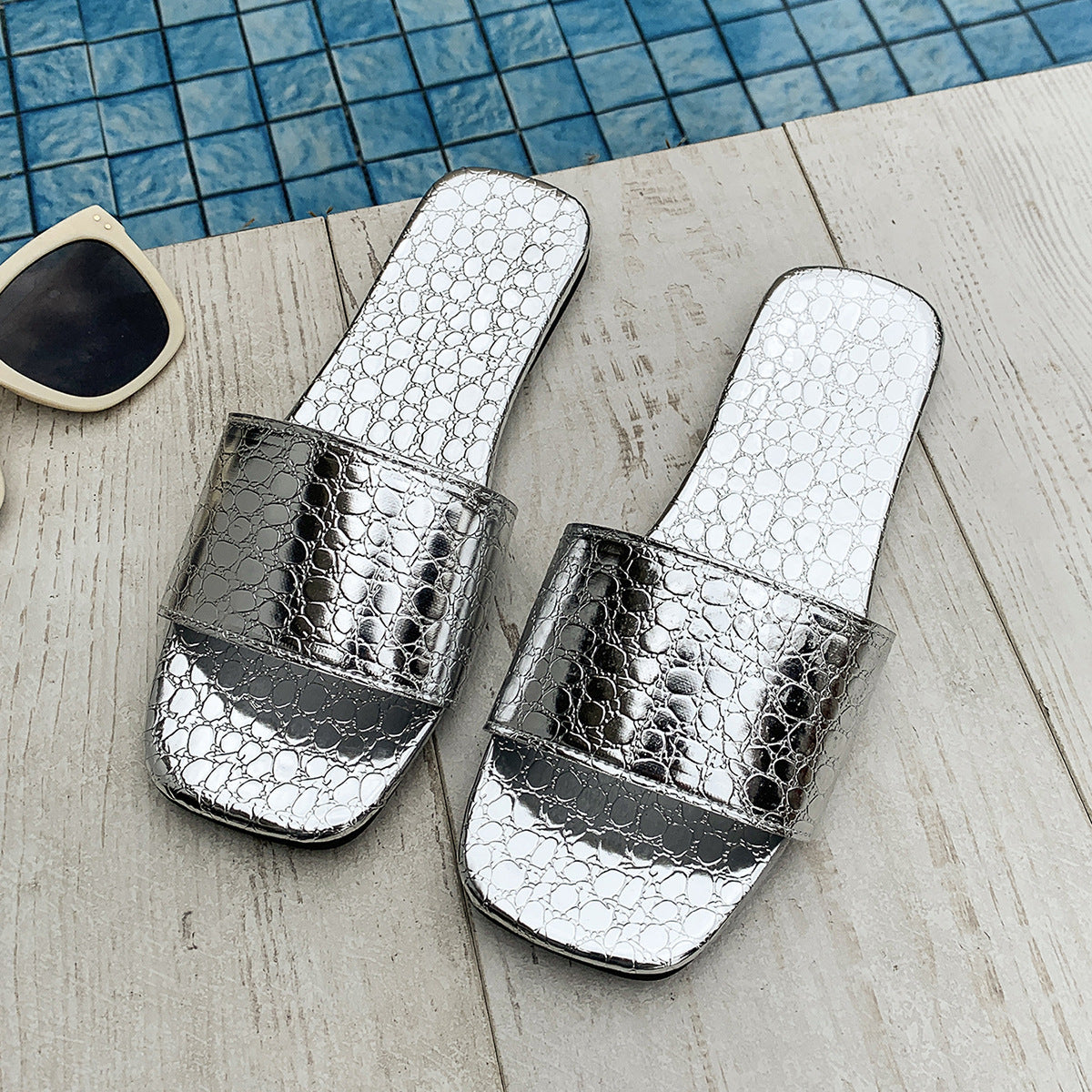 Fashion Crocodile-textured Slides Slippers Summer Square Toe Flat Sandals Summer Seaside Vacation Beach Shoes For Women